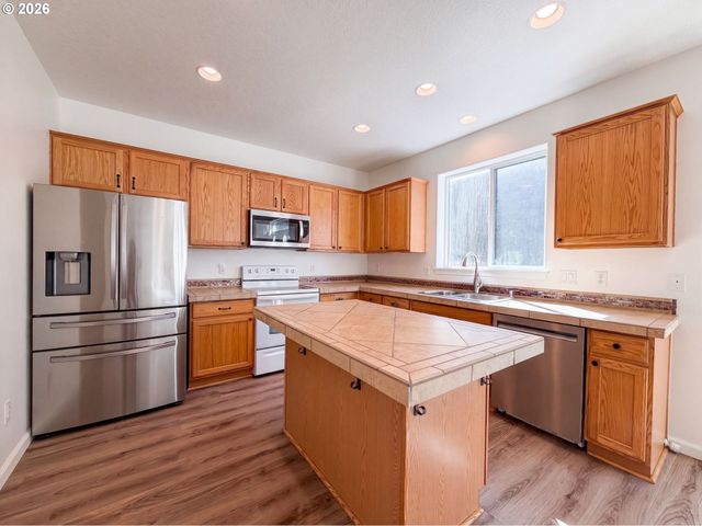 34050 Se STURGEON St, Scappoose, OR 97056