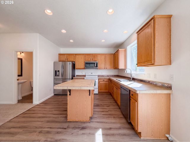 34050 Se STURGEON St, Scappoose, OR 97056