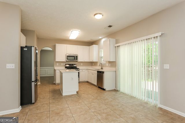 511 Gables Court, Mcdonough, GA 30253