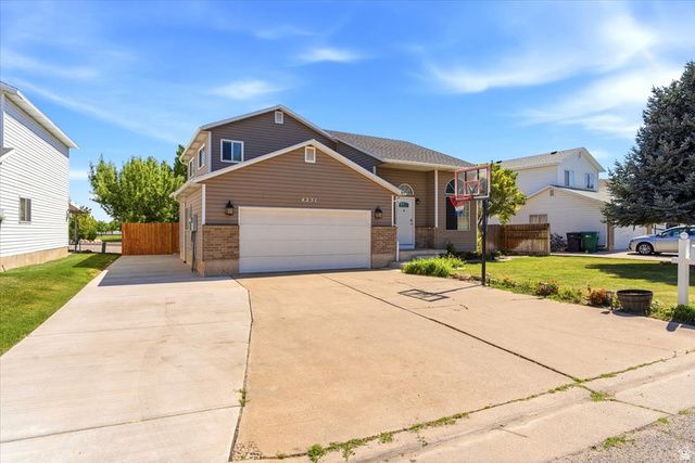 4251 W 5050 S, Roy, UT 84067