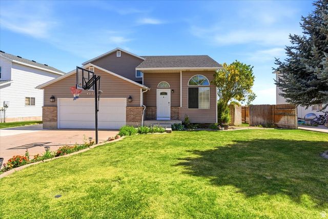 4251 W 5050 S, Roy, UT 84067