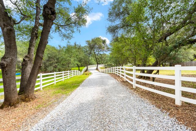 3359 Saint Ives Ct, Shingle Springs, CA 95682