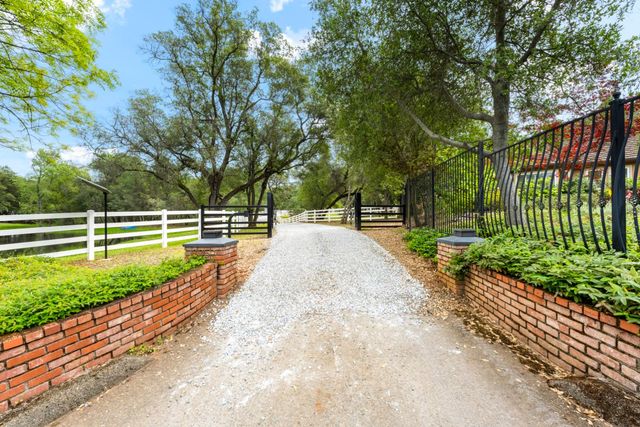 3359 Saint Ives Ct, Shingle Springs, CA 95682