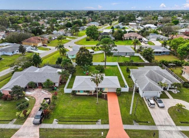 772 SE Thornhill Drive, Port St. Lucie, Port St Lucie, FL 34983