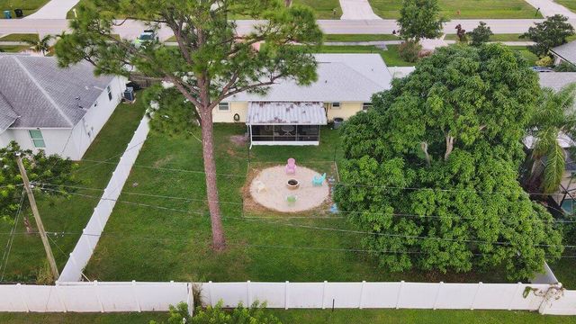 772 SE Thornhill Drive, Port St. Lucie, Port St Lucie, FL 34983