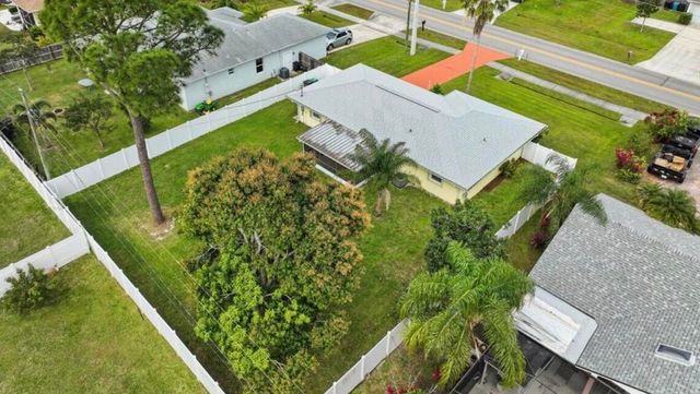 772 SE Thornhill Drive, Port St. Lucie, Port St Lucie, FL 34983