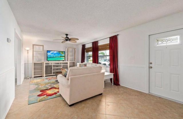 772 SE Thornhill Drive, Port St. Lucie, Port St Lucie, FL 34983