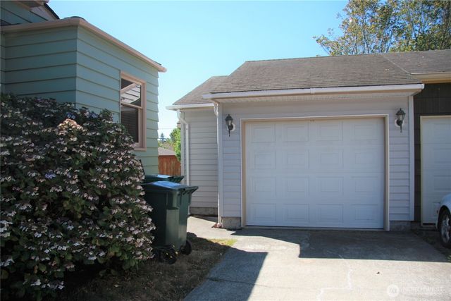 2213 NW 65th Street, Seattle, WA 98117