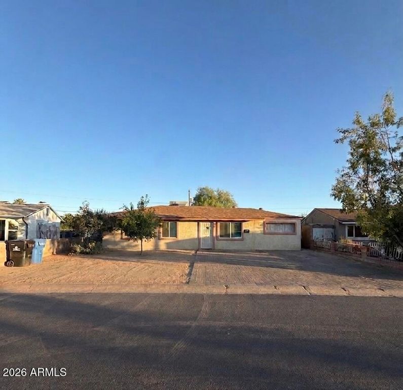 3641 W LEWIS Avenue, Phoenix, AZ 85009