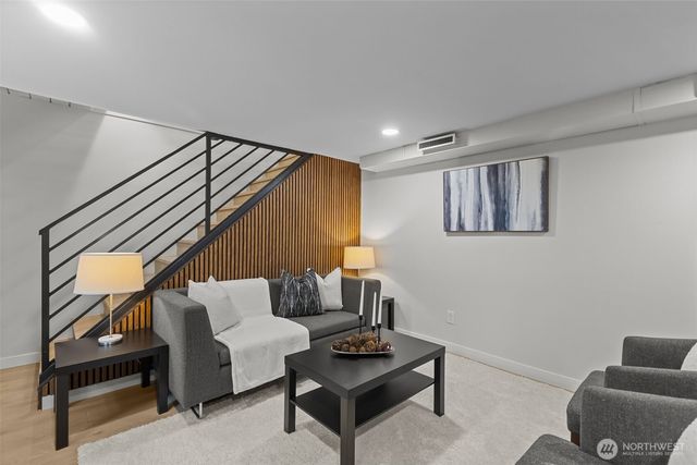 3901 151st Avenue SE, Bellevue, WA 98006