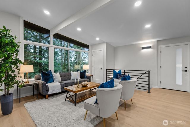 3901 151st Avenue SE, Bellevue, WA 98006