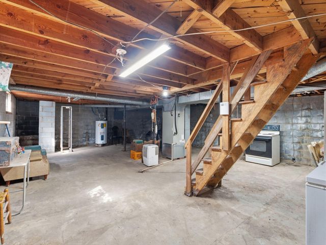 137 Sunnybrook CIR, Bassett, VA 24055