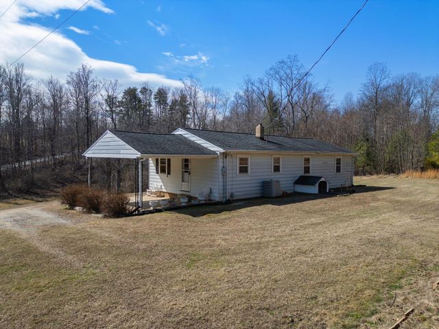 137 Sunnybrook CIR, Bassett, VA 24055