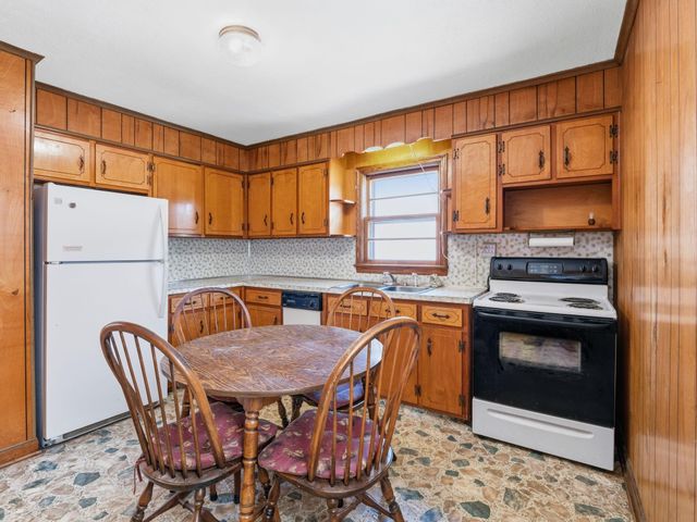 137 Sunnybrook CIR, Bassett, VA 24055