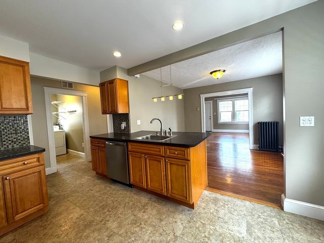 56 Dix St 56, Waltham, MA 02453