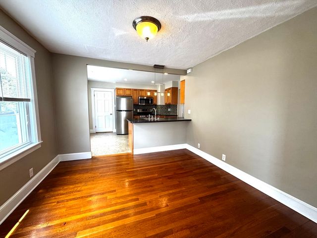 56 Dix St 56, Waltham, MA 02453