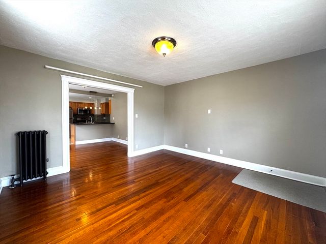 56 Dix St 56, Waltham, MA 02453