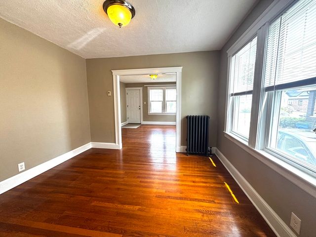 56 Dix St 56, Waltham, MA 02453