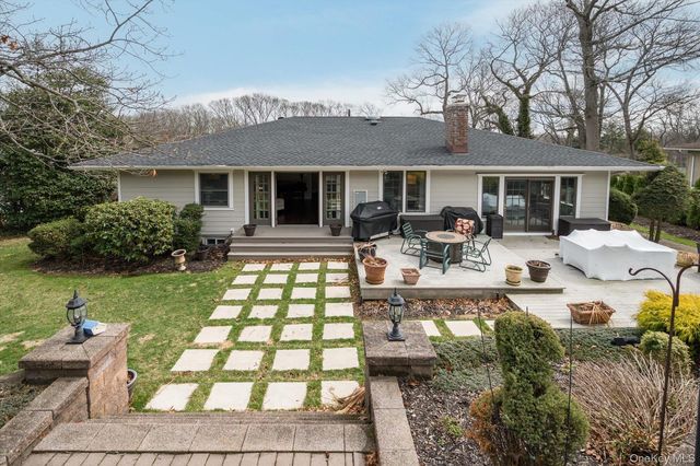 60 Ridge Drive, Plainview, NY 11803