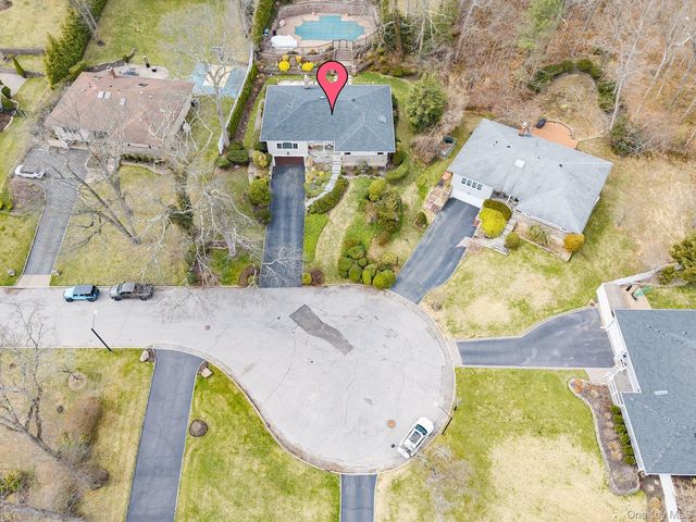 60 Ridge Drive, Plainview, NY 11803