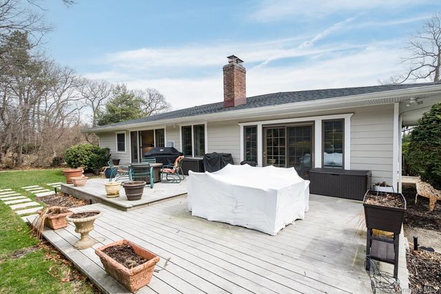 60 Ridge Drive, Plainview, NY 11803