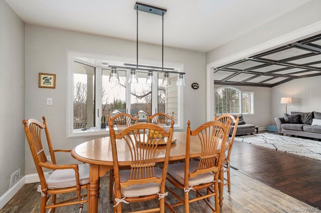 60 Ridge Drive, Plainview, NY 11803