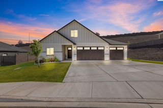 585 Burton Court, Richland, WA 99352