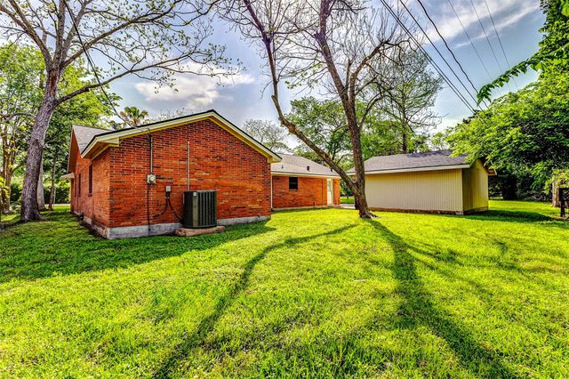 1206 Fay Road, Kemah, TX 77565