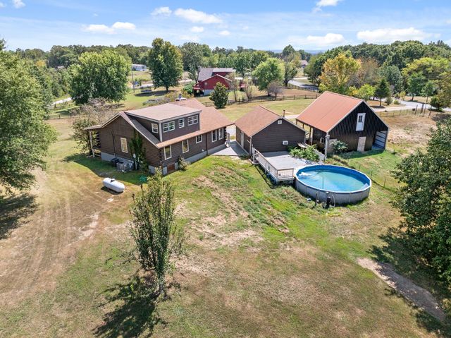 110 Jerry Smith Rd, Indian Mound, TN 37079