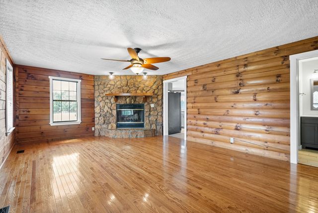 110 Jerry Smith Rd, Indian Mound, TN 37079