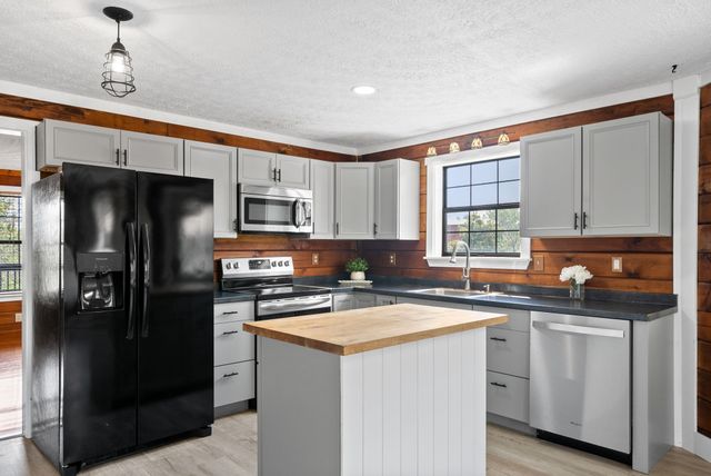 110 Jerry Smith Rd, Indian Mound, TN 37079