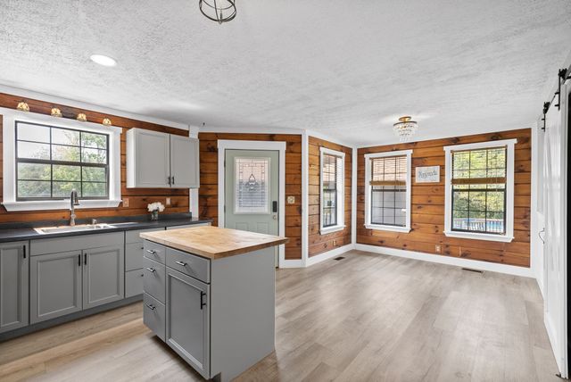 110 Jerry Smith Rd, Indian Mound, TN 37079