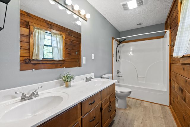 110 Jerry Smith Rd, Indian Mound, TN 37079