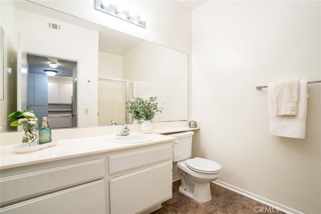 640 W 4th 315, Long Beach, CA 90802