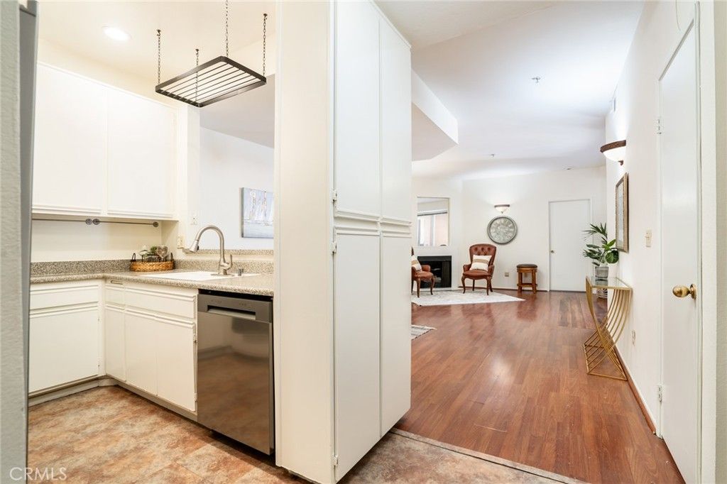 640 W 4th 315, Long Beach, CA 90802