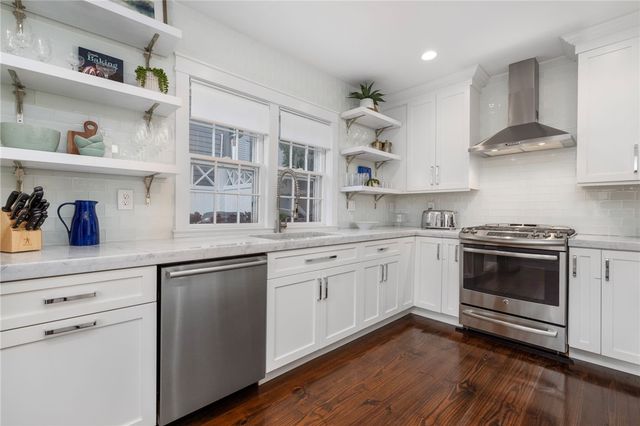 28 John Street, Newport, RI 02840