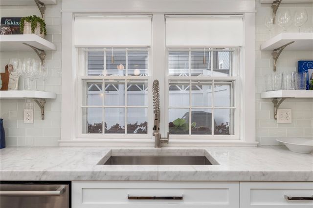 28 John Street, Newport, RI 02840