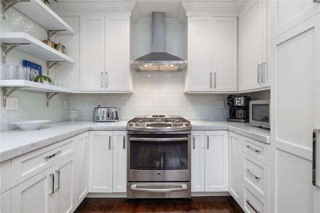 28 John Street, Newport, RI 02840