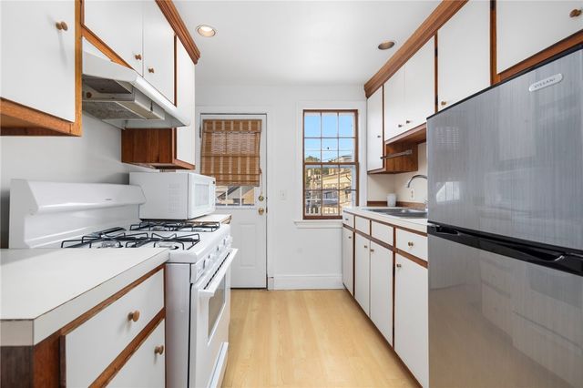 28 John Street, Newport, RI 02840