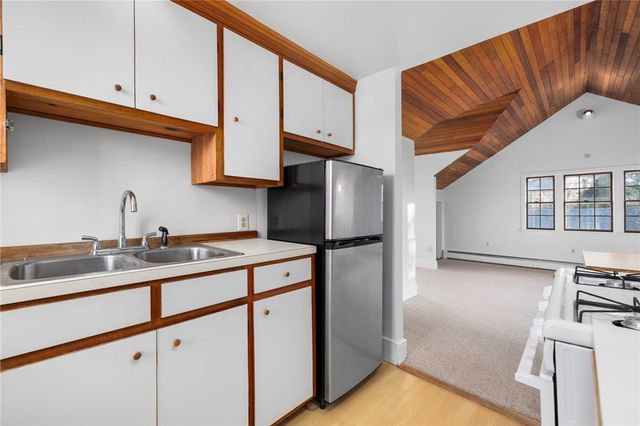 28 John Street, Newport, RI 02840