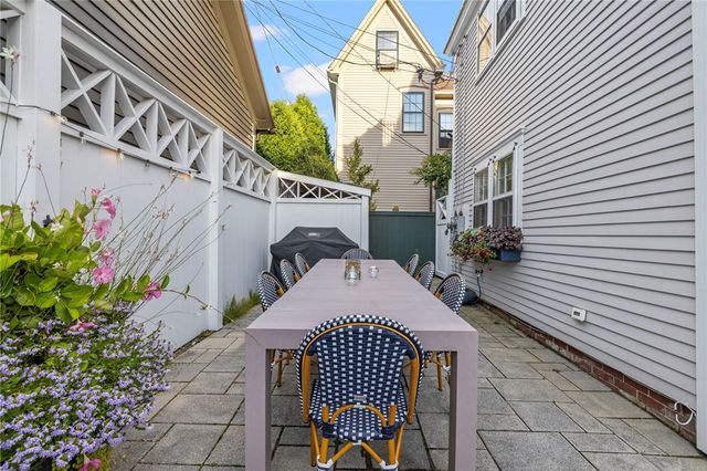 28 John Street, Newport, RI 02840
