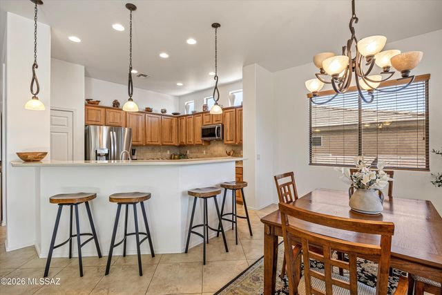 1131 W Tenniel Drive, Green Valley, AZ 85614