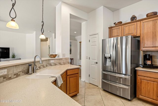 1131 W Tenniel Drive, Green Valley, AZ 85614