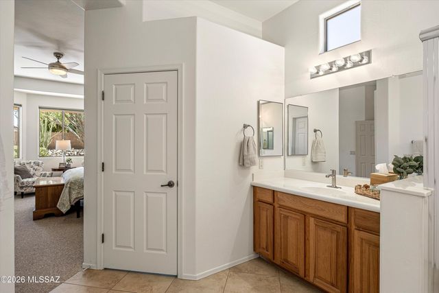 1131 W Tenniel Drive, Green Valley, AZ 85614