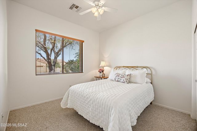 1131 W Tenniel Drive, Green Valley, AZ 85614