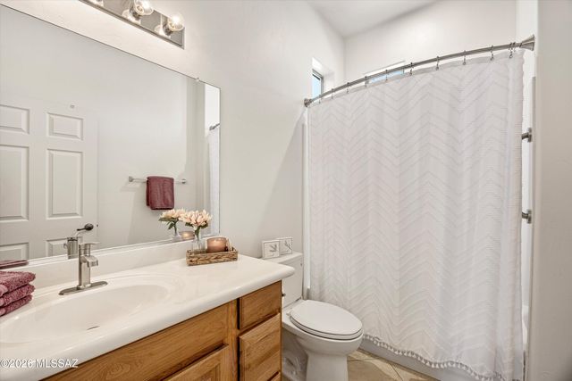 1131 W Tenniel Drive, Green Valley, AZ 85614