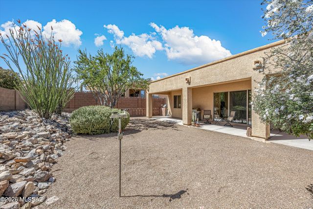 1131 W Tenniel Drive, Green Valley, AZ 85614