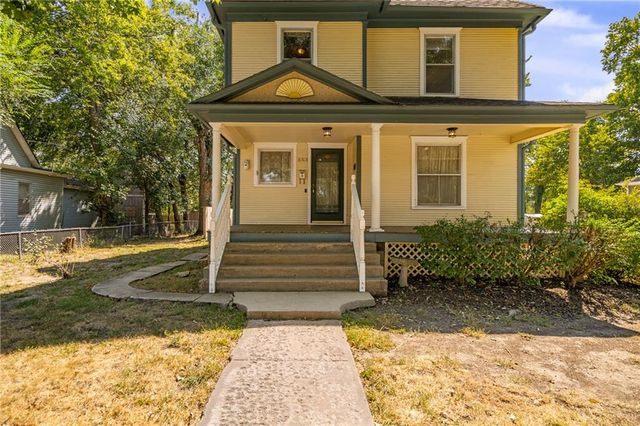553 E Park Street, Olathe, KS 66061