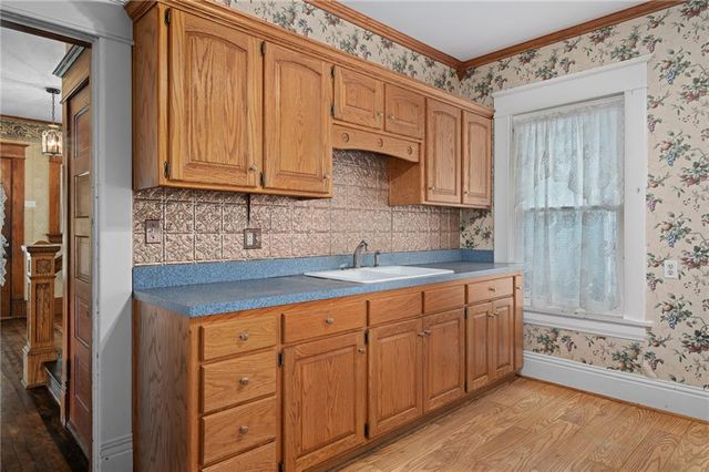 553 E Park Street, Olathe, KS 66061