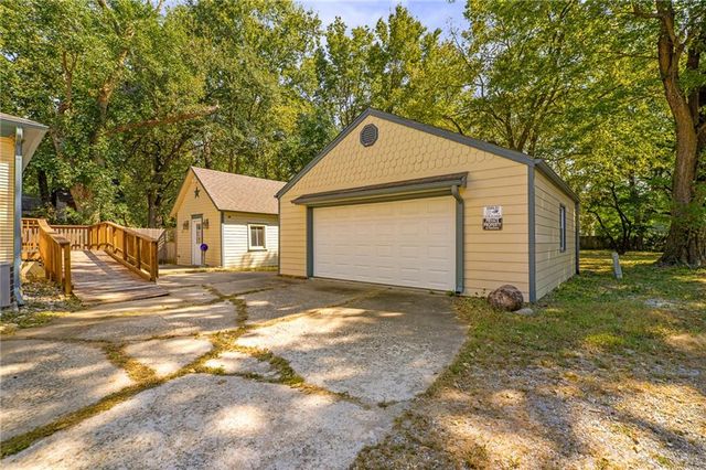 553 E Park Street, Olathe, KS 66061